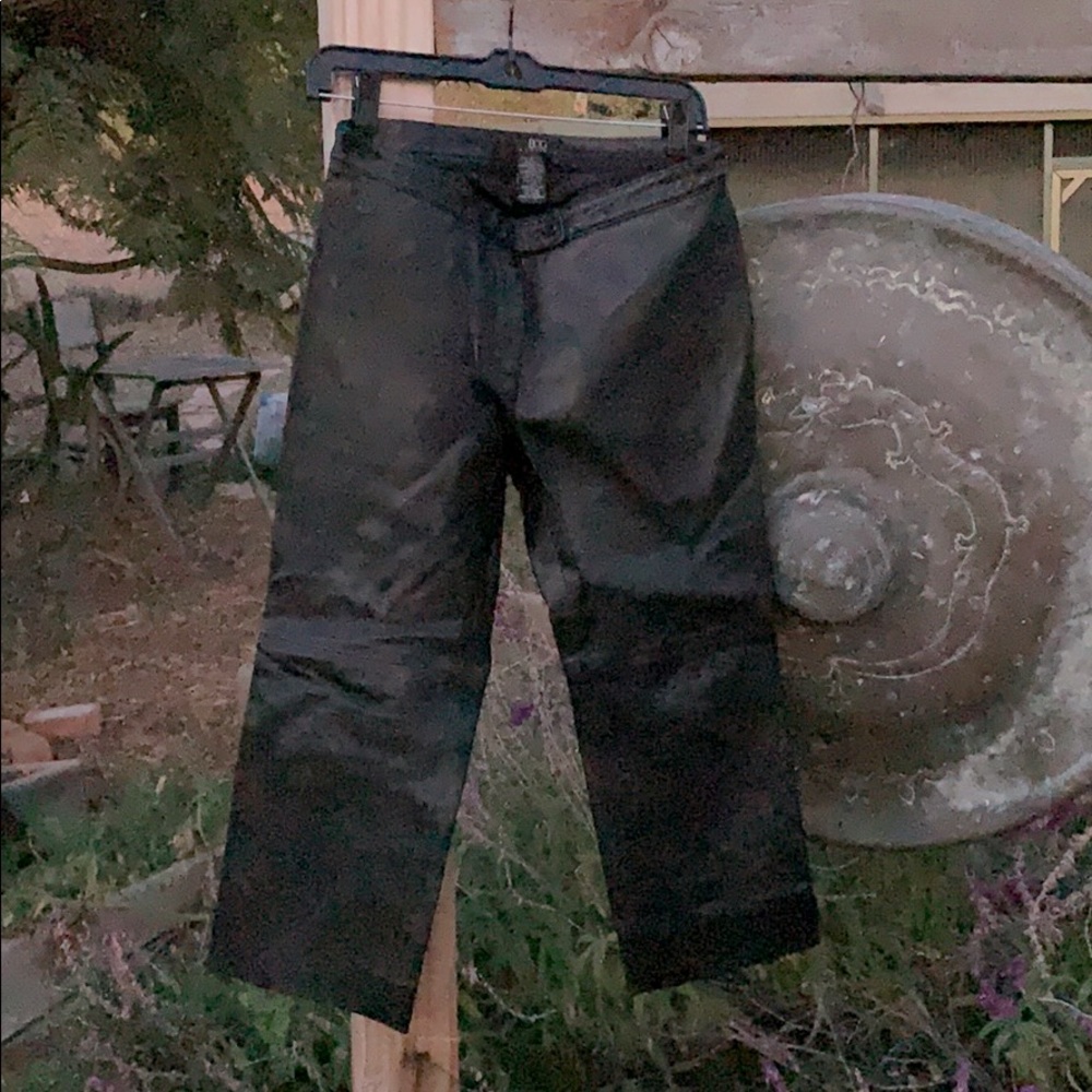 Vintage leather capri 👄 BCBG